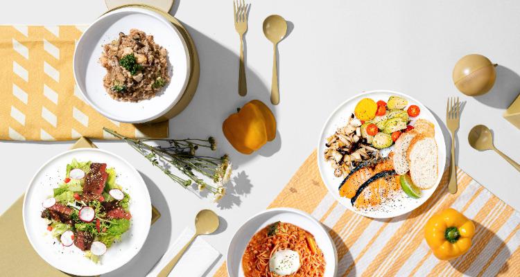 MATTER CAFE 餐桌：燻鮭魚早午餐、野菇燉飯、牛肉沙拉、番茄義大利麵