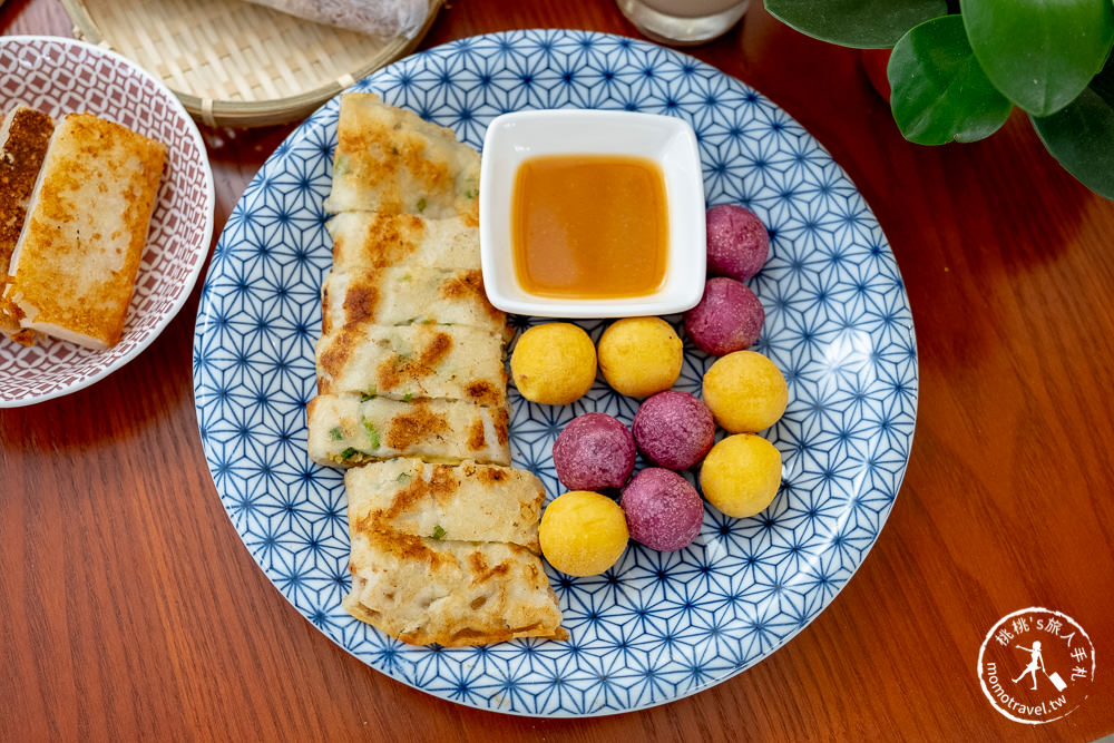 粉漿軟蛋餅與地瓜球
